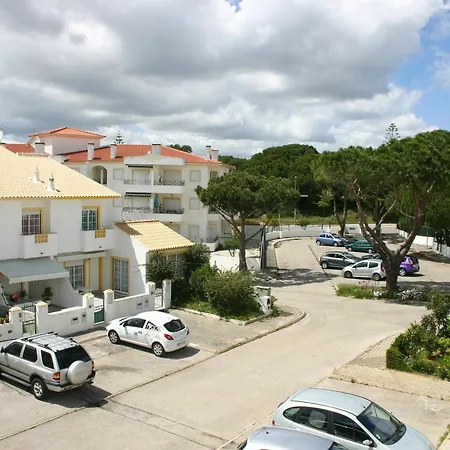 With 2 Bedrooms In Albufeira, With Wonderful View, Pool